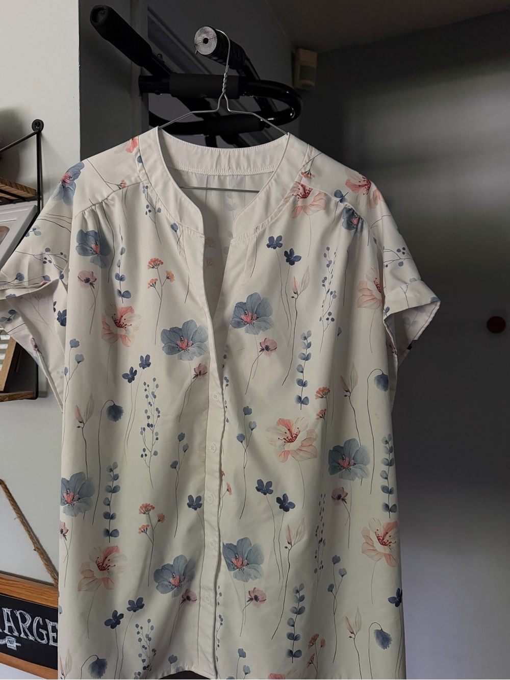 Women’s Cream Floral Short-Sleeve Shirt